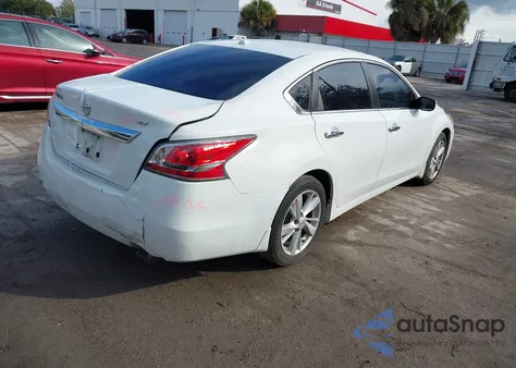 2015 Nissan Altima 2.5 Sv z USA, uszkodzony, nr VIN 1N4AL3AP8FC421373